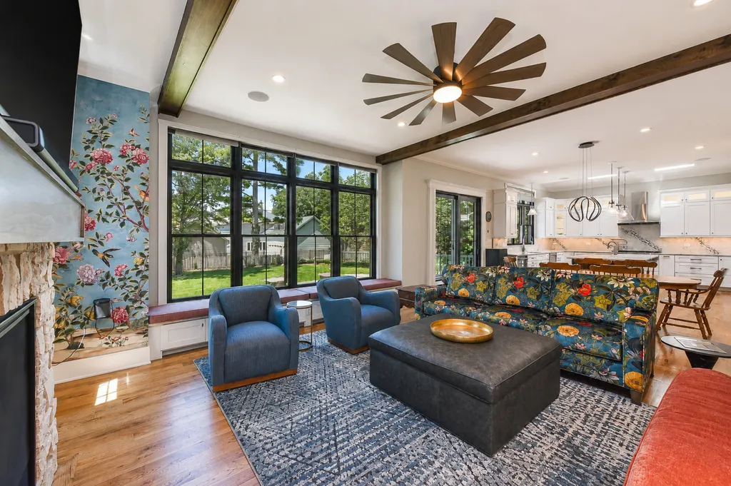 625 North Loomis Street Naperville IL 60563