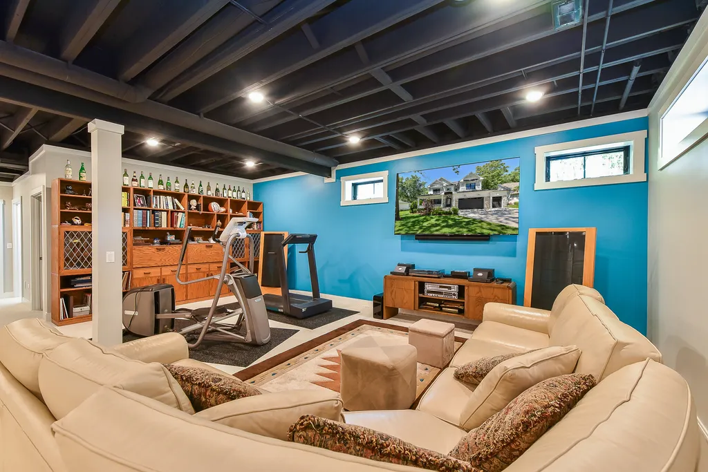 625 North Loomis Street Naperville IL 60563