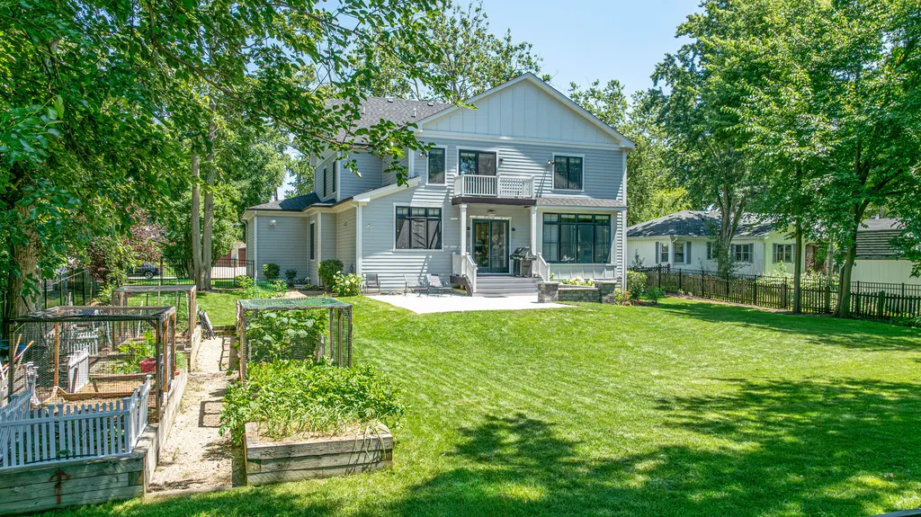 625 North Loomis Street Naperville IL 60563