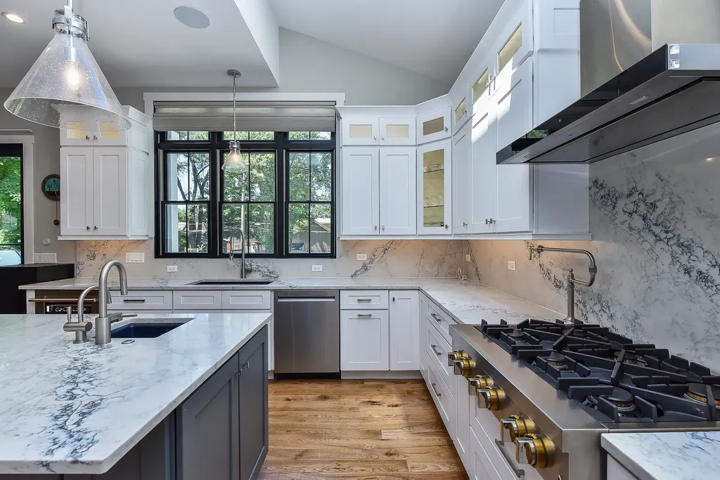625 North Loomis Street Naperville IL 60563