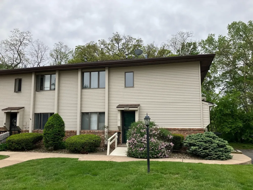 5904 36TH Avenue Court Moline IL 61265