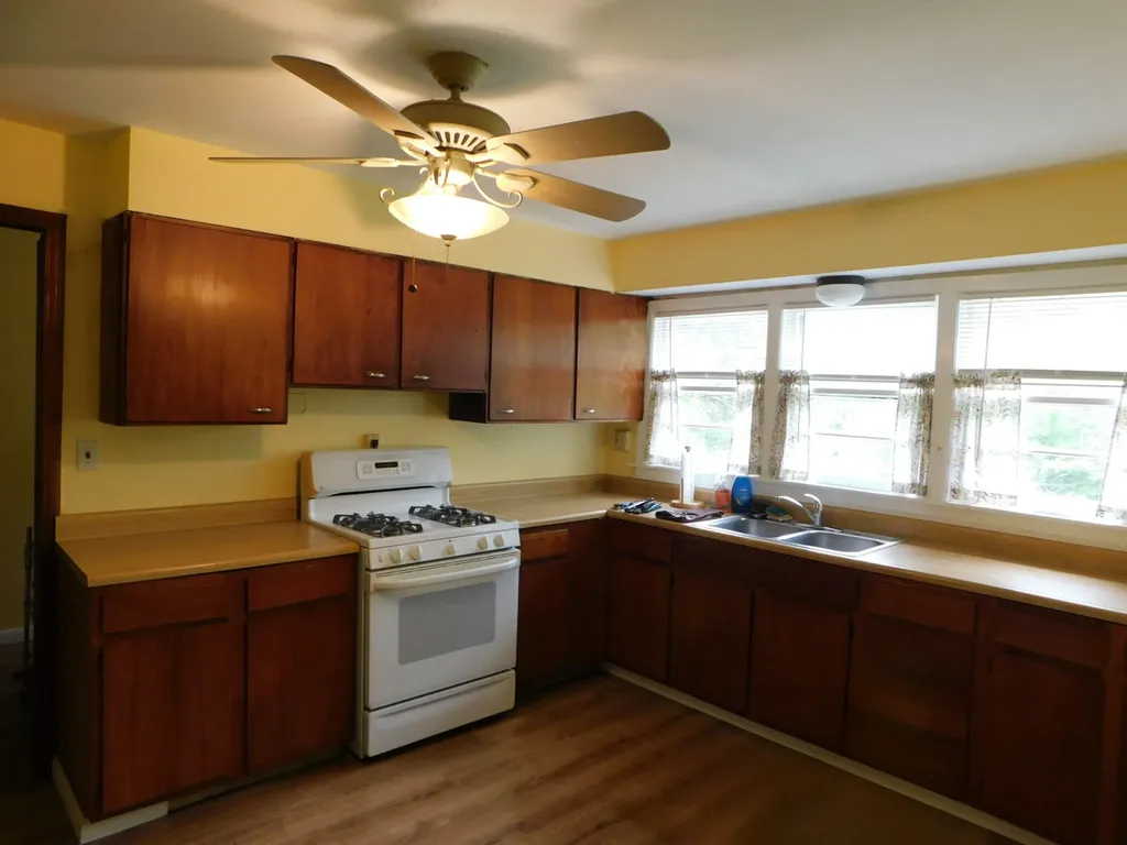 824 Foran Lane Aurora IL 60506