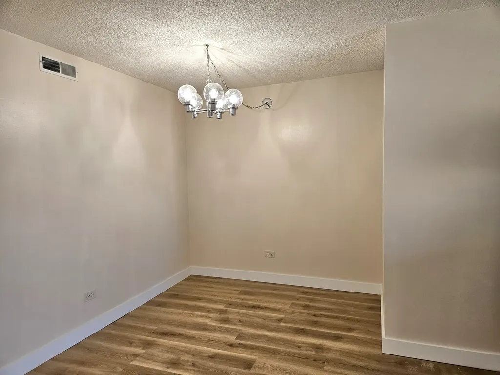 5502 Tinder Drive Rolling Meadows IL 60008