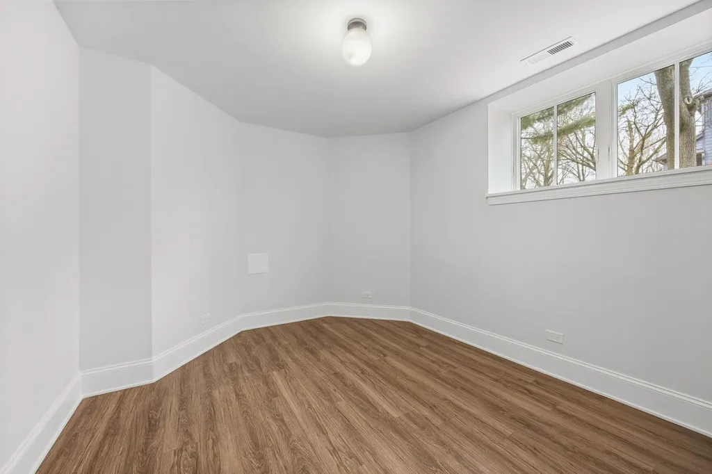 3902 North Hamilton Avenue Chicago IL 60618