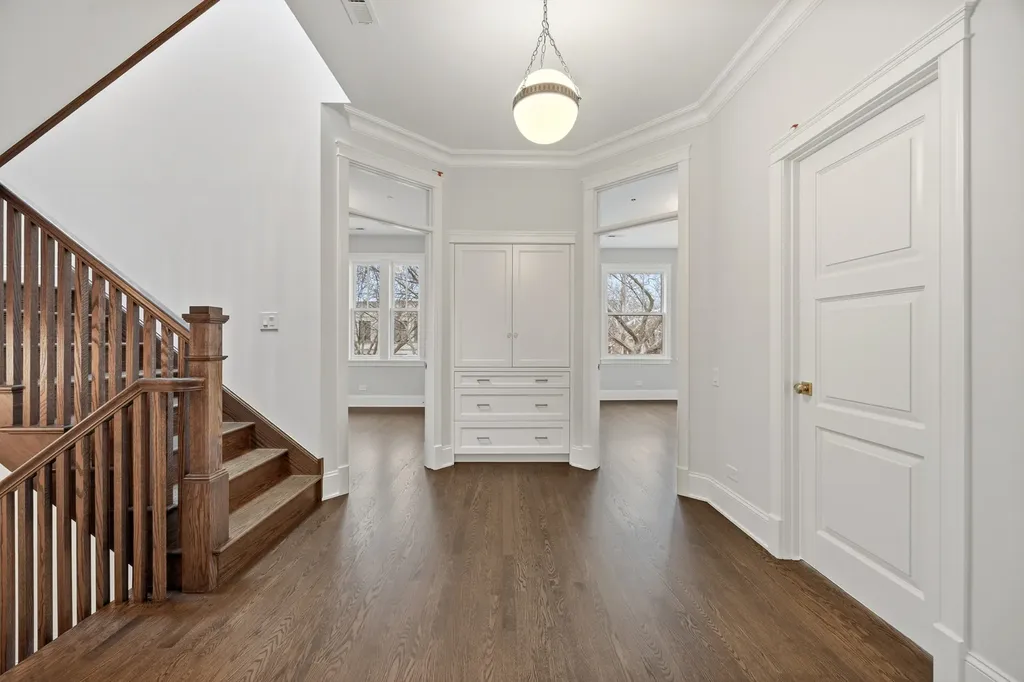 3902 North Hamilton Avenue Chicago IL 60618