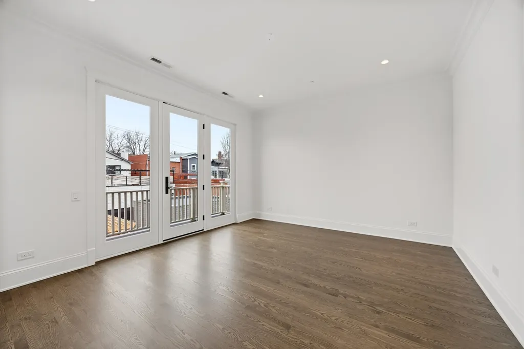 3902 North Hamilton Avenue Chicago IL 60618