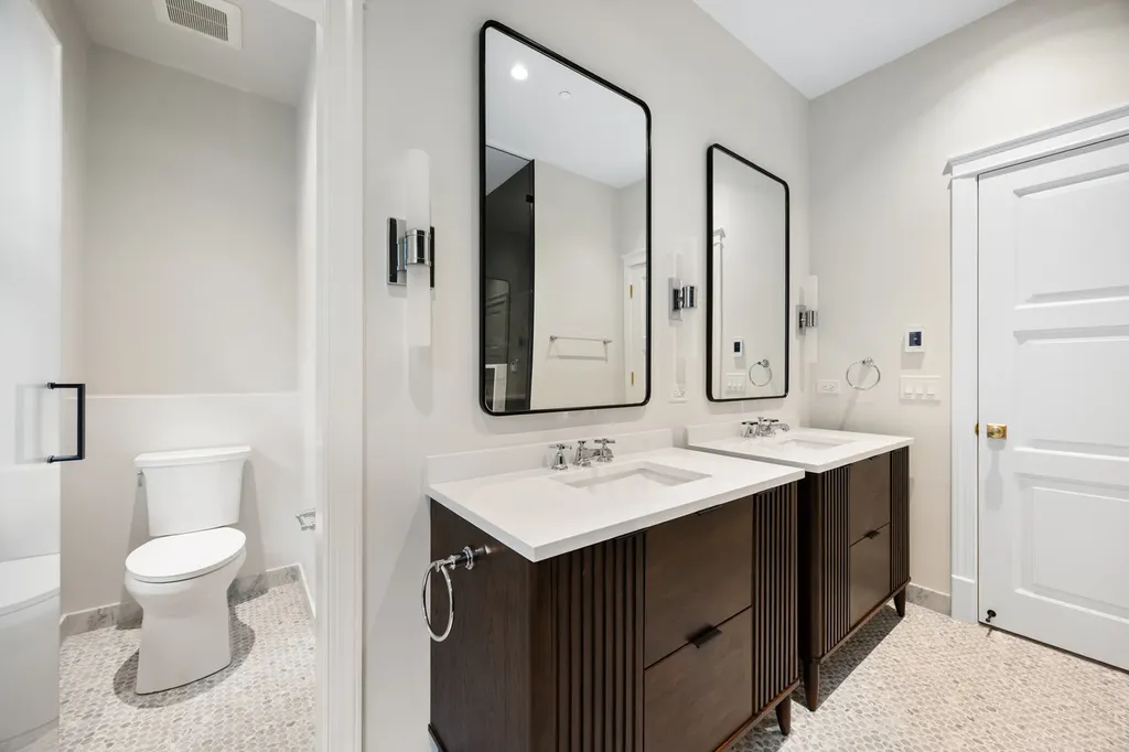 3902 North Hamilton Avenue Chicago IL 60618