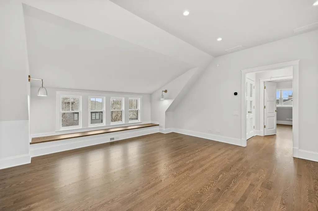 3902 North Hamilton Avenue Chicago IL 60618