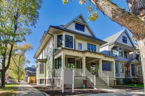 3902 North Hamilton Avenue Chicago IL 60618