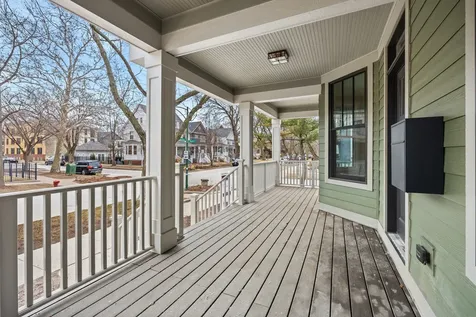 3902 North Hamilton Avenue Chicago IL 60618