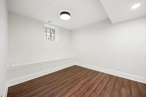 3902 North Hamilton Avenue Chicago IL 60618