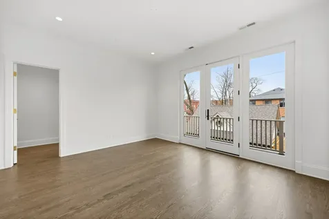 3902 North Hamilton Avenue Chicago IL 60618