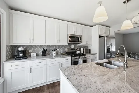 16450 Cherry Hill Avenue Tinley Park IL 60487