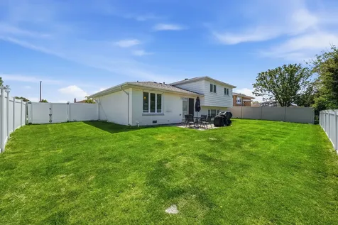 16450 Cherry Hill Avenue Tinley Park IL 60487