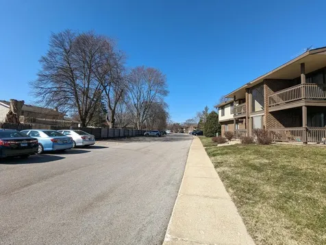 565 Somerset Lane Crystal Lake IL 60014