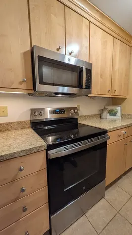 565 Somerset Lane Crystal Lake IL 60014