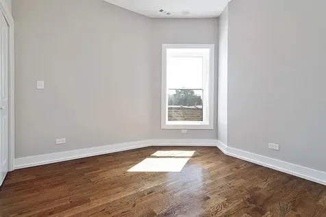 6520 South Minerva Avenue Chicago IL 60637