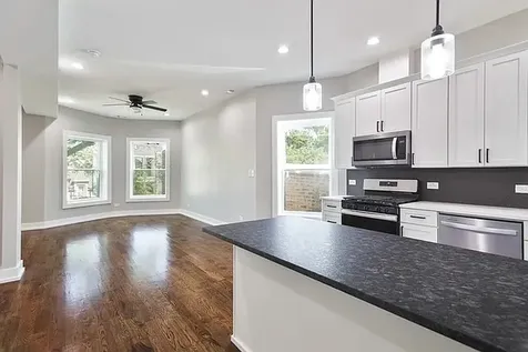 6520 South Minerva Avenue Chicago IL 60637