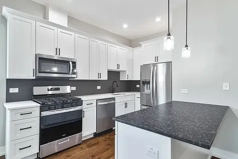 6520 South Minerva Avenue Chicago IL 60637