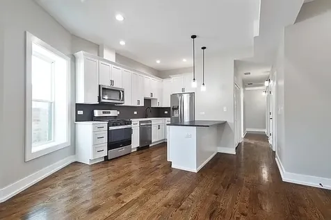 6520 South Minerva Avenue Chicago IL 60637