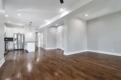 6520 South Minerva Avenue Chicago IL 60637