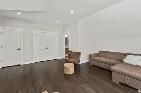 10507 Oxford Avenue Chicago Ridge IL 60415