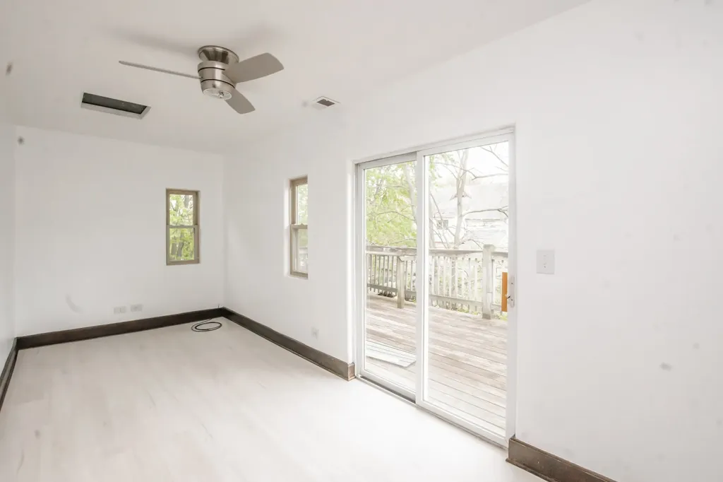 11127 South Homewood Avenue Chicago IL 60643