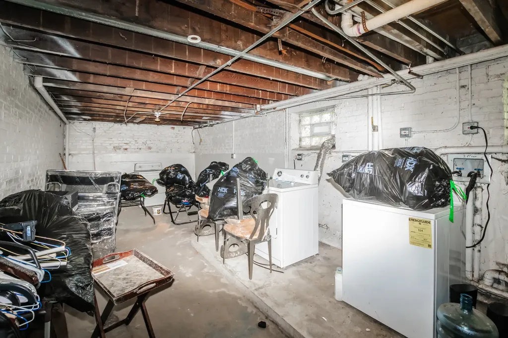 11127 South Homewood Avenue Chicago IL 60643