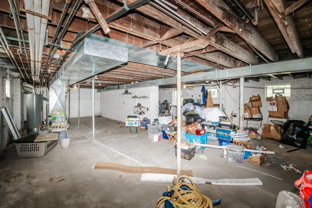 11127 South Homewood Avenue Chicago IL 60643