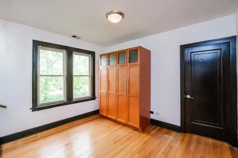 11127 South Homewood Avenue Chicago IL 60643