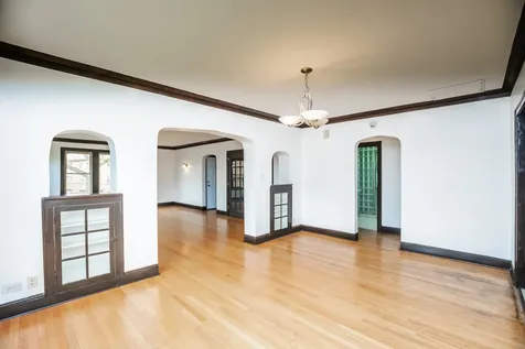 11127 South Homewood Avenue Chicago IL 60643