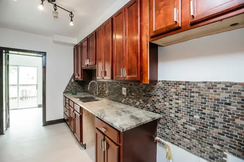 11127 South Homewood Avenue Chicago IL 60643