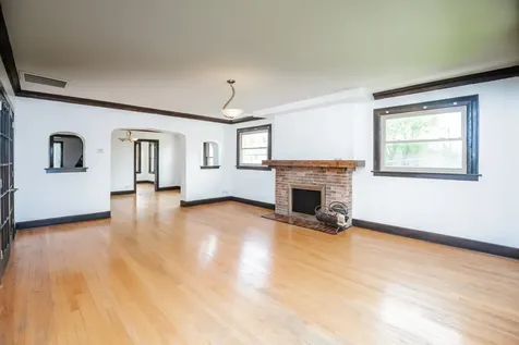 11127 South Homewood Avenue Chicago IL 60643