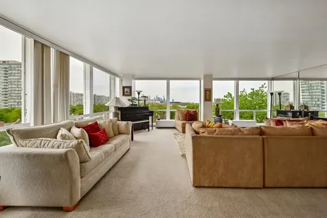 601 East 32nd Street Chicago IL 60616