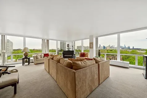 601 East 32nd Street Chicago IL 60616