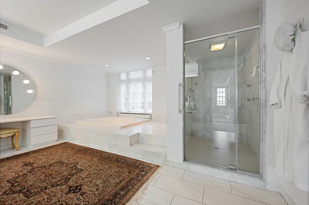 219 East Lake Shore Drive Chicago IL 60611