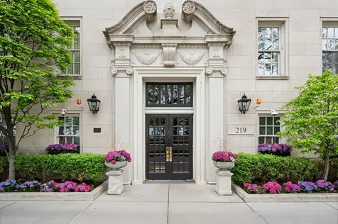 219 East Lake Shore Drive Chicago IL 60611