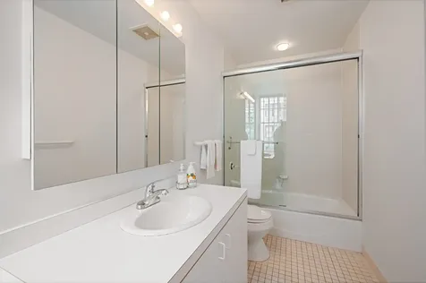 219 East Lake Shore Drive Chicago IL 60611