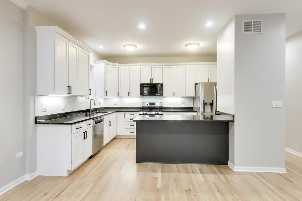 2031 West Augusta Boulevard Chicago IL 60622