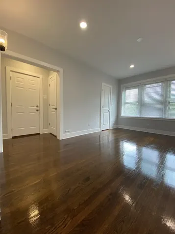 5054 North Wolcott Avenue Chicago IL 60640