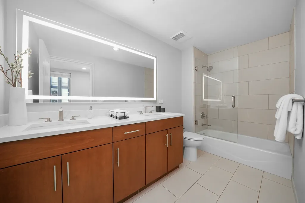 850 North Lake Shore Drive Chicago IL 60611