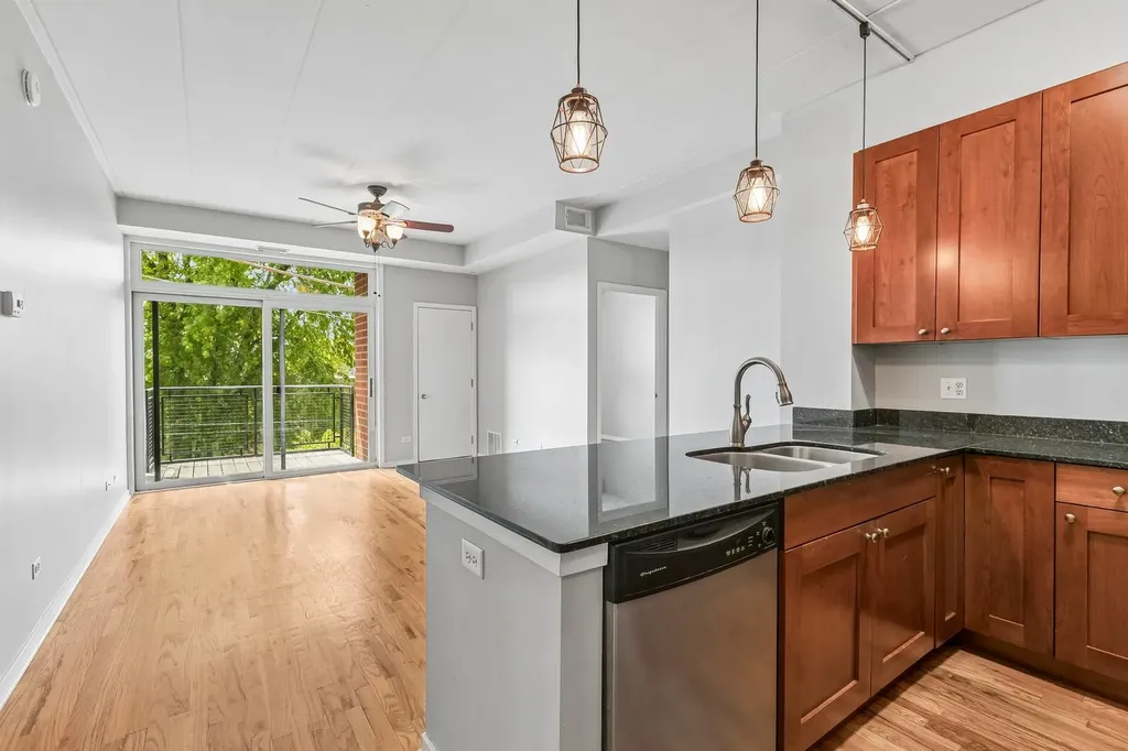 974 West 35th Place Chicago IL 60609