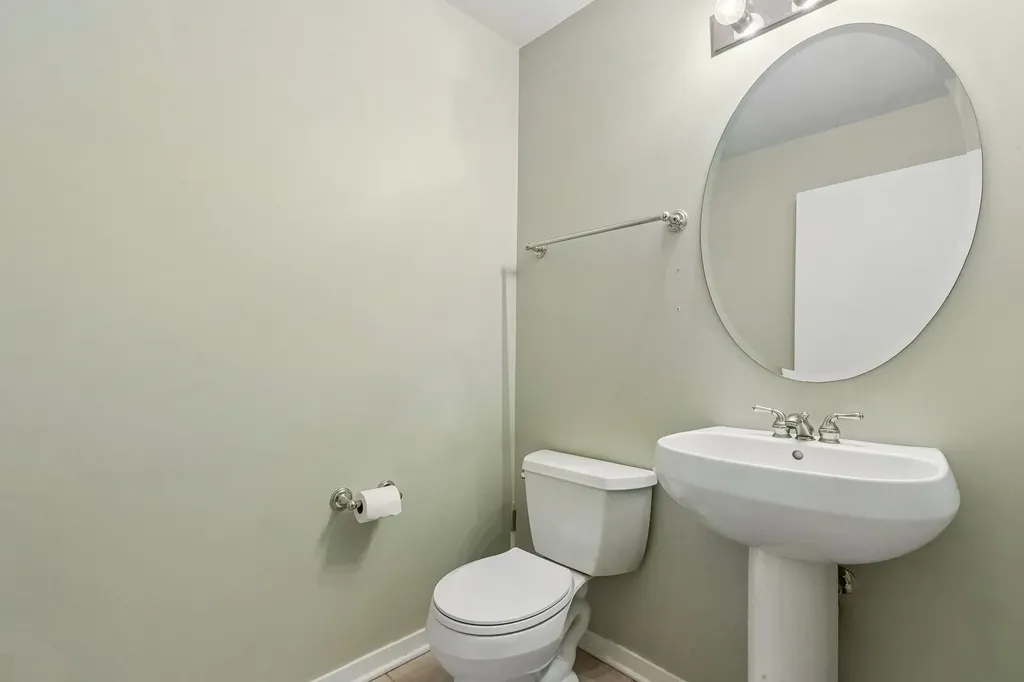 974 West 35th Place Chicago IL 60609