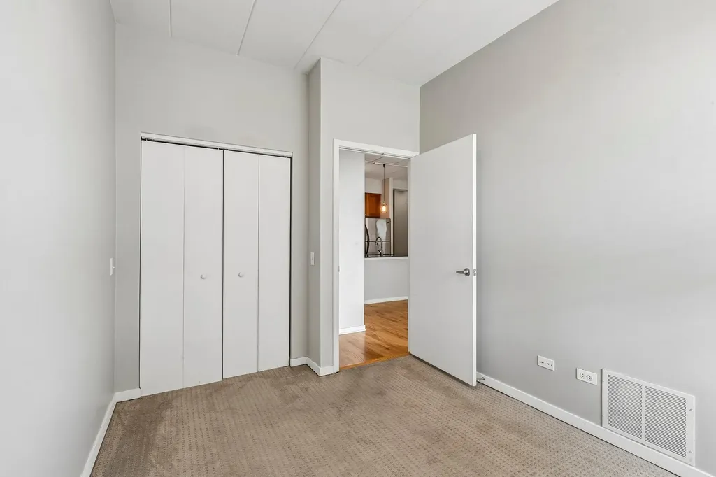 974 West 35th Place Chicago IL 60609