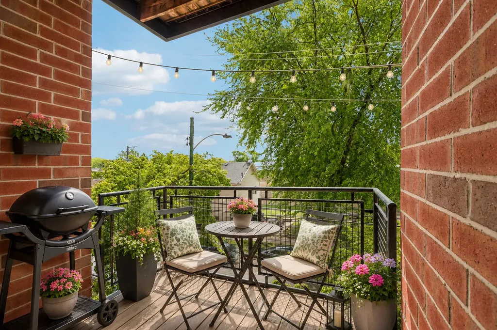 974 West 35th Place Chicago IL 60609