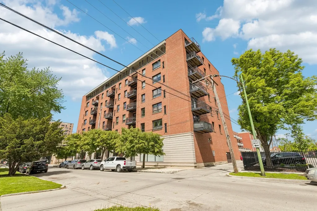 974 West 35th Place Chicago IL 60609