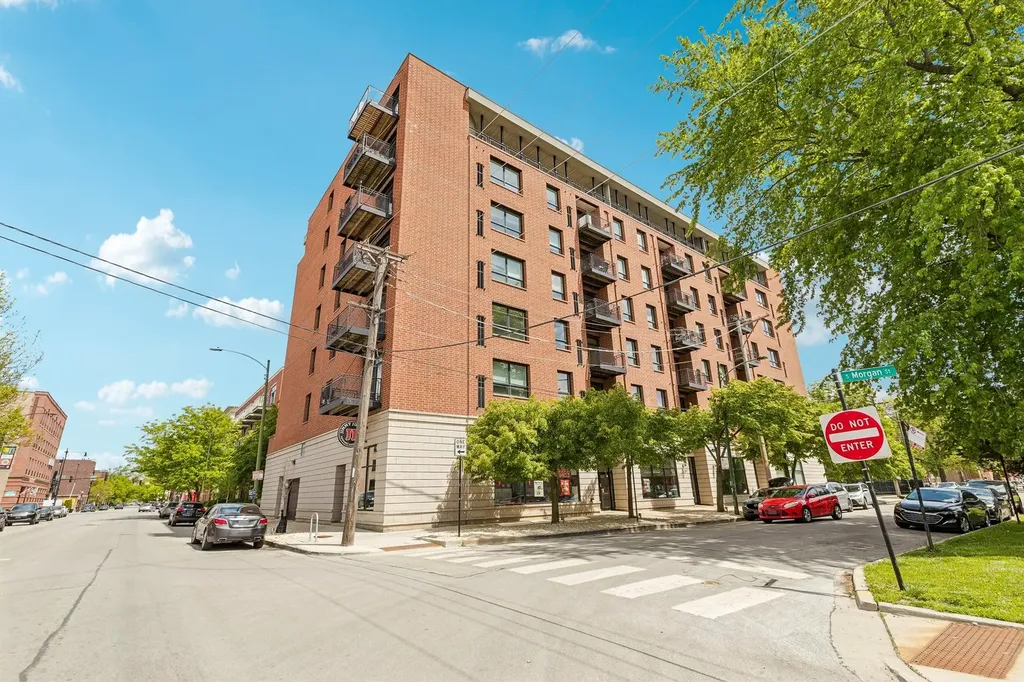 974 West 35th Place Chicago IL 60609