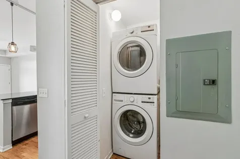 974 West 35th Place Chicago IL 60609