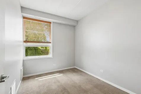974 West 35th Place Chicago IL 60609