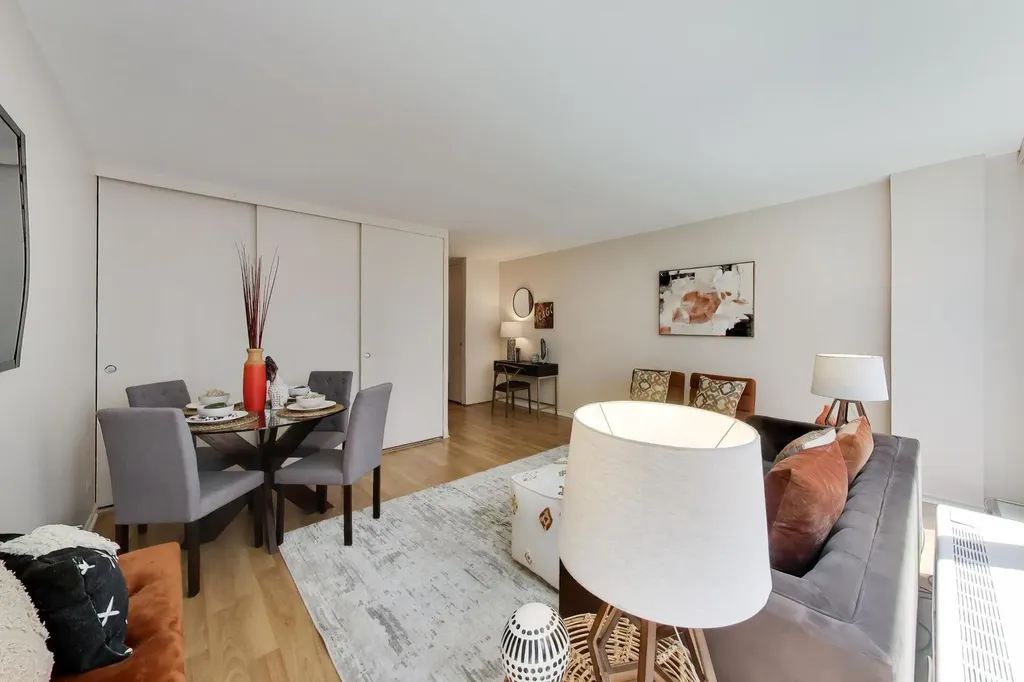 2400 North Lakeview Avenue Chicago IL 60614